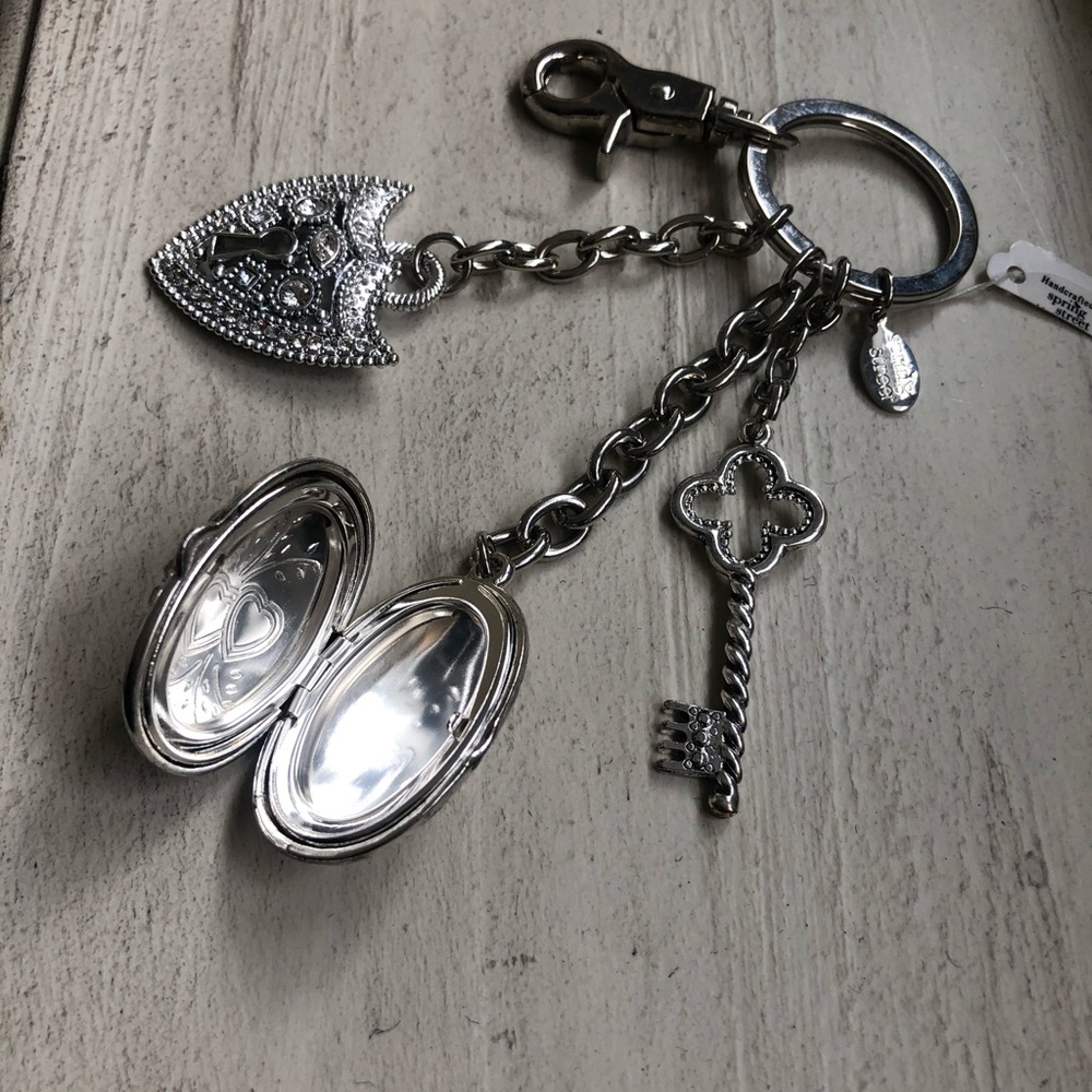 Spring Street ..... key chain - Picture 4 of 16